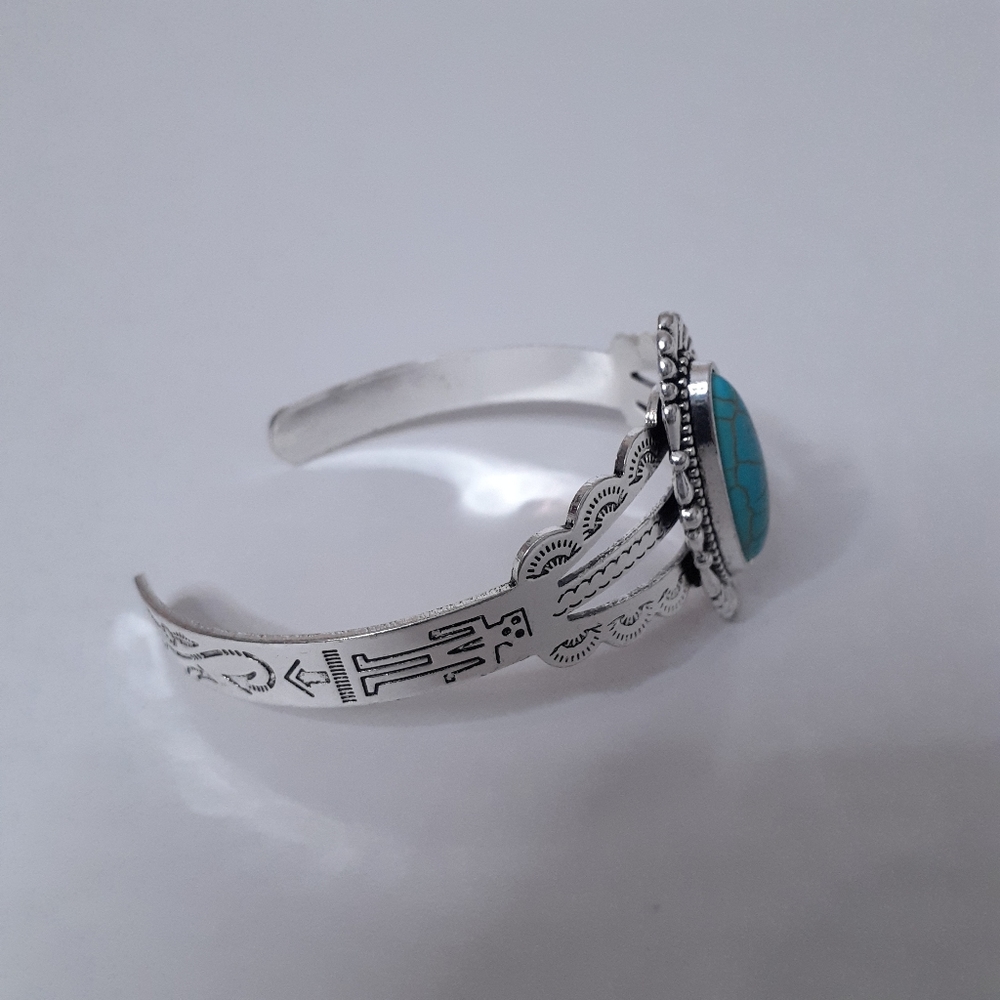 Navajo oblong faux turquoise antique metal cuff bracelet w/ art deco flourishes - Picture 3 of 7